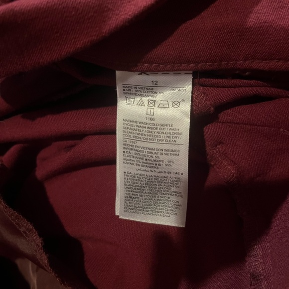 Old Navy Pixie Pants - Picture 3 of 4